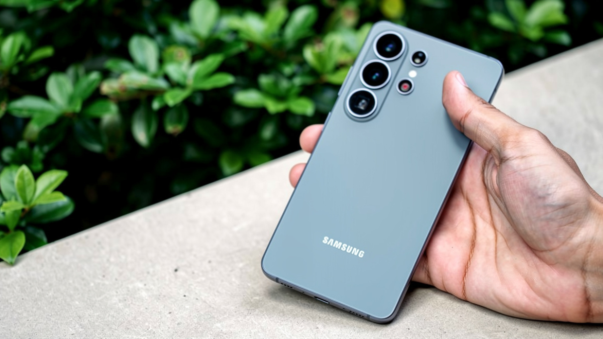 Samsung Galaxy S26 Ultra camera, f1.4 aperture review, Galaxy S26 Ultra photo quality, 200MP camera test, Samsung Galaxy S26 Ultra low light, One UI 8.5 camera